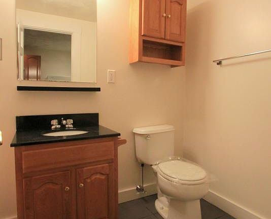5th image of 302A Highland Ave #A