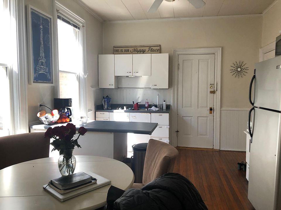 1st image of 866 N Hermitage Ave APT 2F