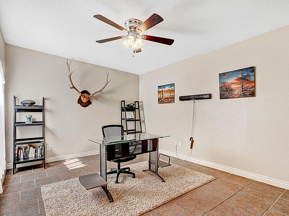 4th image of 312 Vaudeville Dr