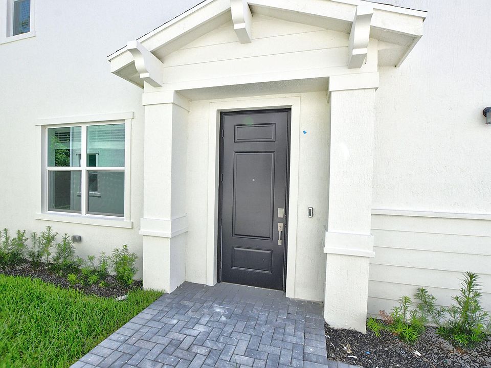 1st image of 4655 Hollister Avenue