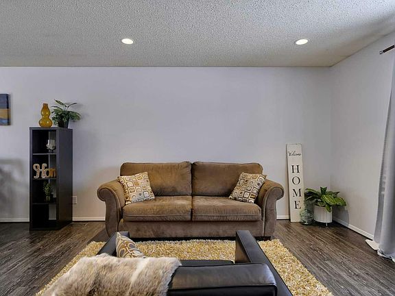 3rd image of 137 Alder Cres SE