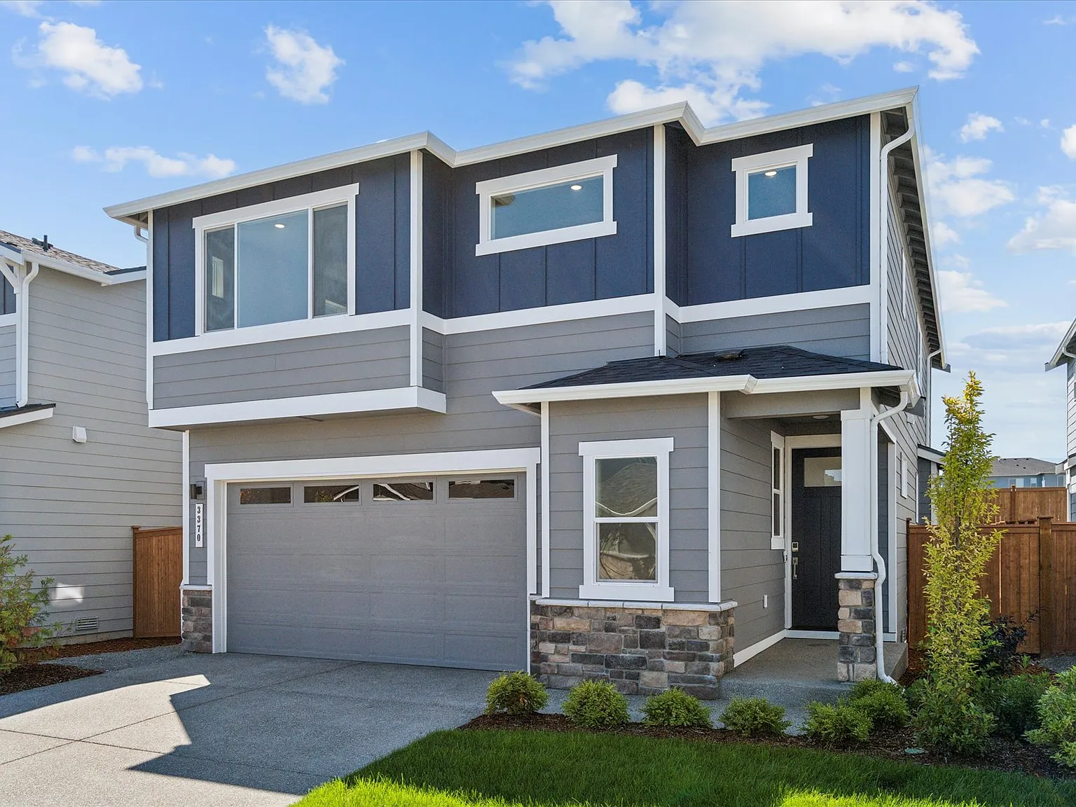 4 bed, 2.5 bath, 2337 sqft, $3,000 — Photo 1