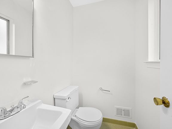 5th image of 38224 Hixford Pl #38234