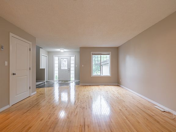 4th image of 2718 Terwillegar Way NW