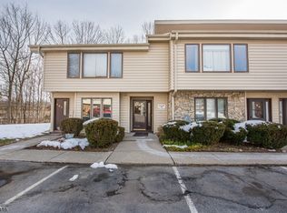 366 Mohegan Cir, Lafayette, NJ 07848
