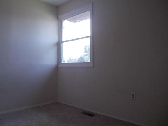 5th image of 1619 Sunshine St