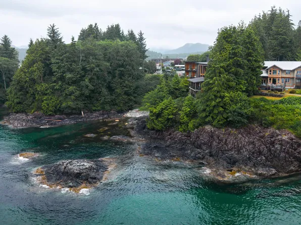 230 Campbell St, Tofino, BC V0R 2Z0