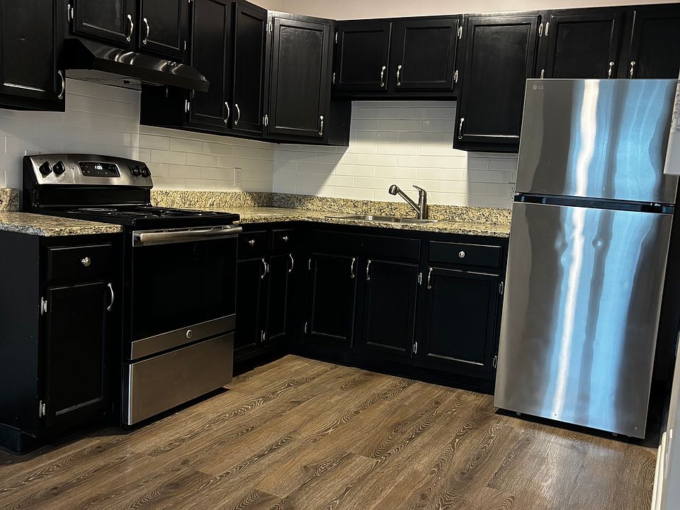 1st image of 119 W Frankford St #2