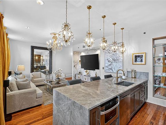 5th image of 224 Chartres St Unit 4B