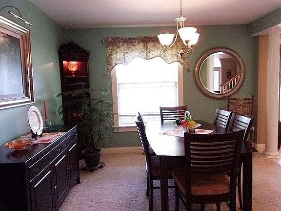5th image of 200 Lincoln Ct