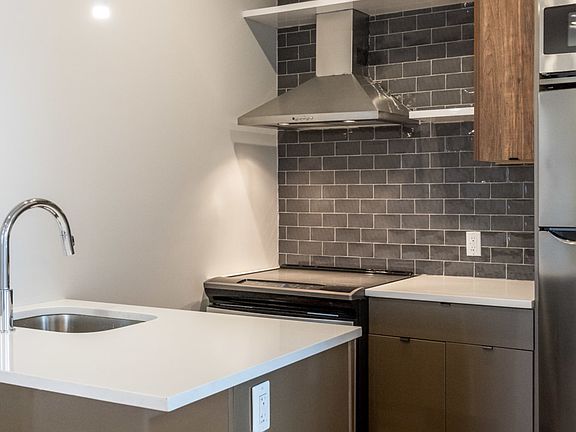 3rd image of 34 Belvedere St #4R
