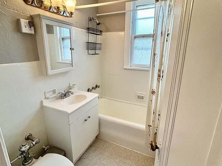 1210 West Blvd #305 — Photo 9