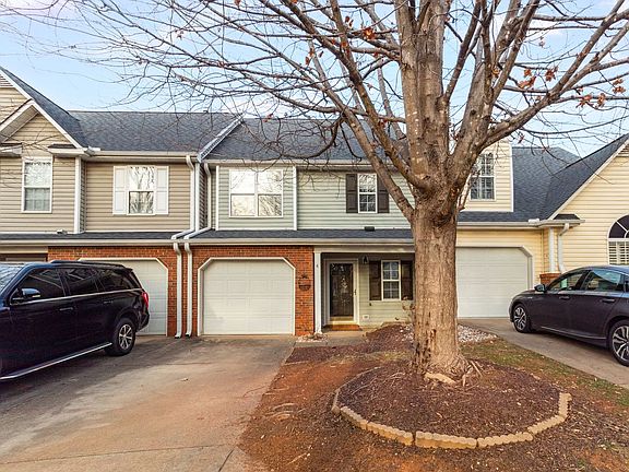 3rd image of 4 Hudson Cir