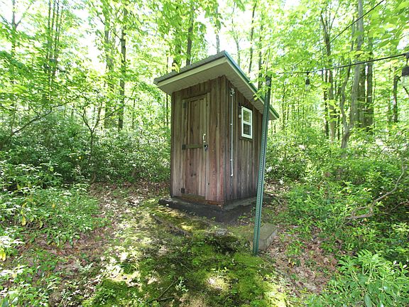 6th image of 6934 Rockton Mountain Hwy