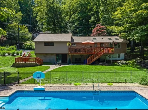 166 Glenside Trl, Byram Twp., NJ 07871