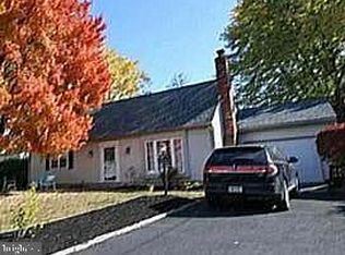 4731 Hulmeville Rd, Bensalem, PA 19020
