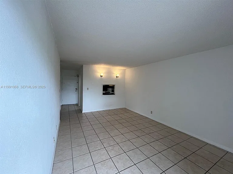 4550 NW 9th St #414E — Photo 5