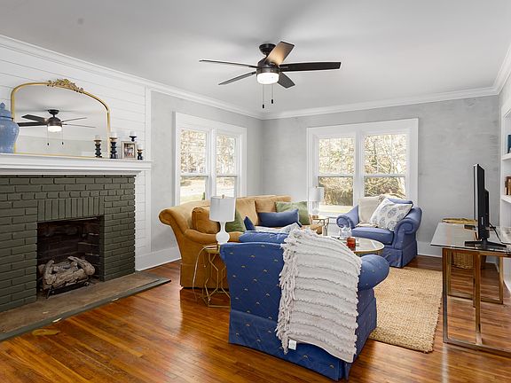 3rd image of 1720 Chisholm Rd