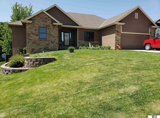 19207 Spyglass Ct, Plattsmouth, NE 68048