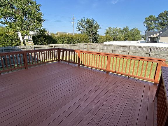 5th image of 2811 Laurie Meadows Way