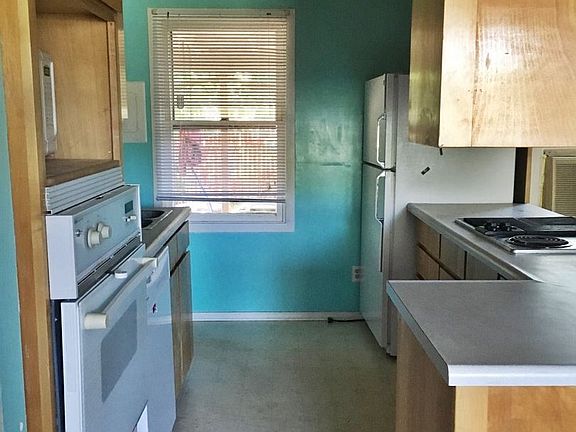 4th image of 1110 McPherson Ave