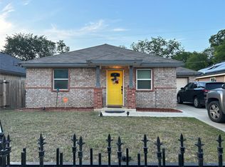 3217 Hanger Ave, Fort Worth, TX 76105