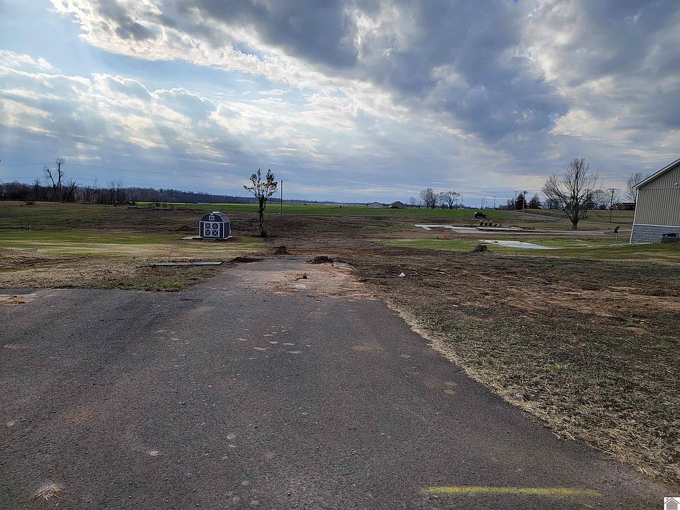 1st image of 102 Meadowbrook Dr