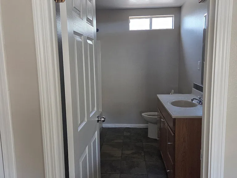 Mountain View St — Photo 4