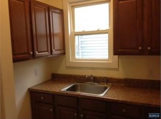 61 Strong St, Wallington, NJ 07057