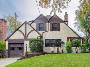 348 Manor Rd, Douglaston, NY 11363