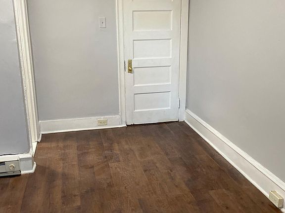 4th image of 1735 W Erie Ave #2R