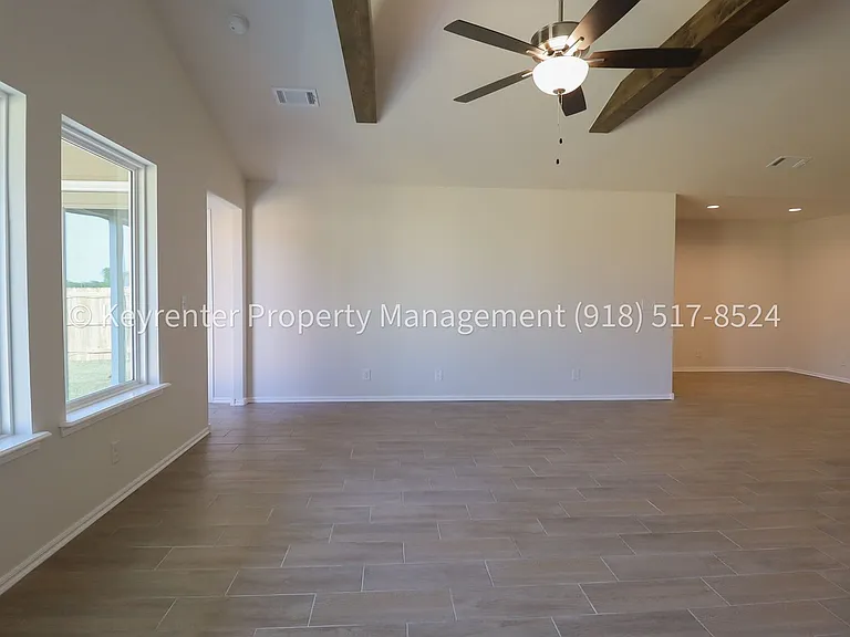 4500 W Winston St — Photo 22