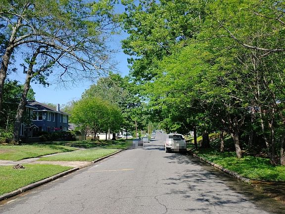 4th image of 302 Atkins Ave