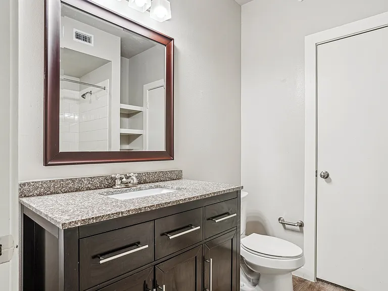 Flatiron District Bathroom Finishes