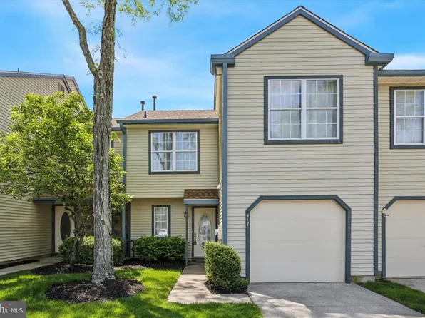 417 Jamestown Ct, Mount Laurel, NJ 08054