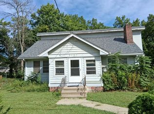 3127 Hickman Rd, Des Moines, IA 50310