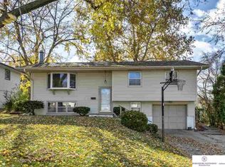 9721 Grand Ave, Omaha, NE 68134