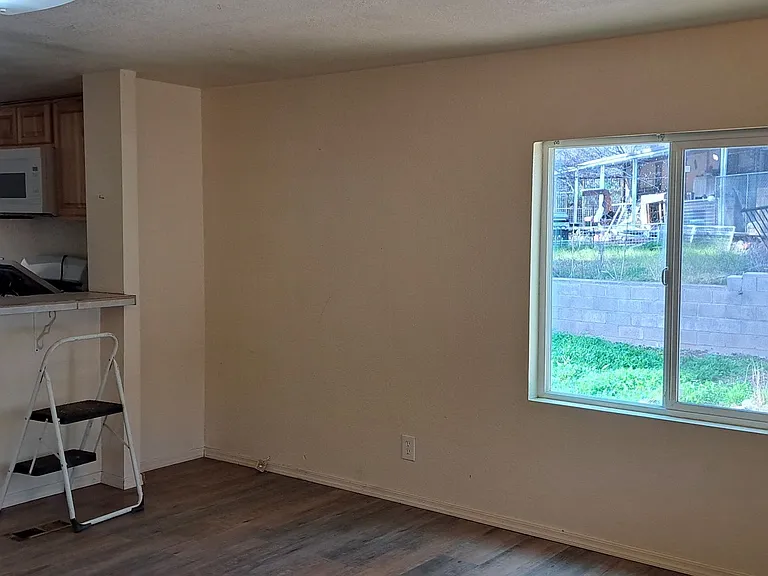 4025 E Aztec Rd — Photo 4