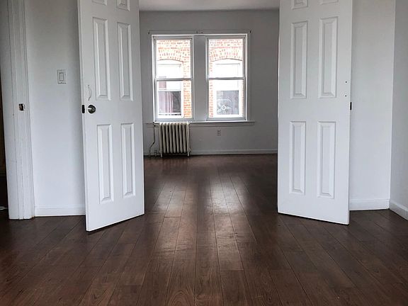 3rd image of 2814 Kennedy Blvd APT 302