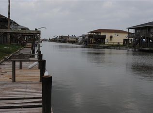 137 Channelview Rd, Rockport, TX 78382