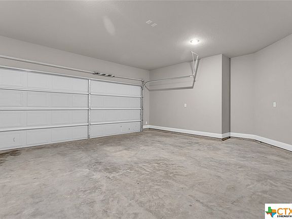 5th image of 123 Katy Way