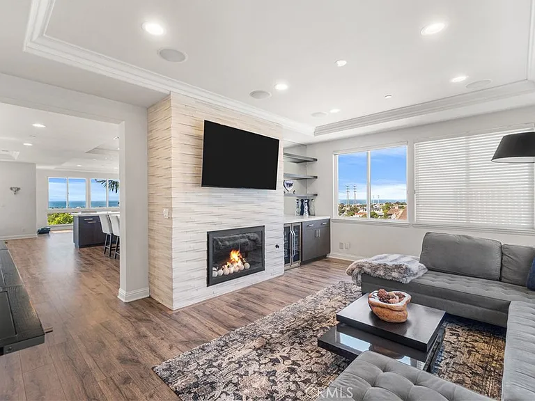 709 N Lucia Ave #B — Photo 5