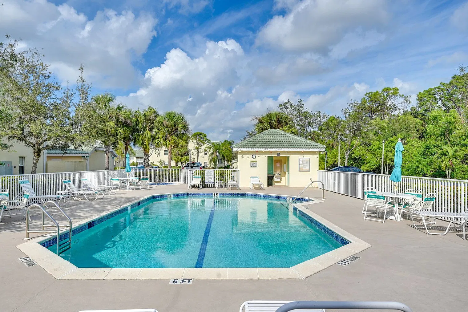 2 bed, 2.0 bath, 1367 sqft, $2,645 — Photo 3