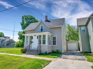 517 W Clayton St, Waukegan, IL 60085