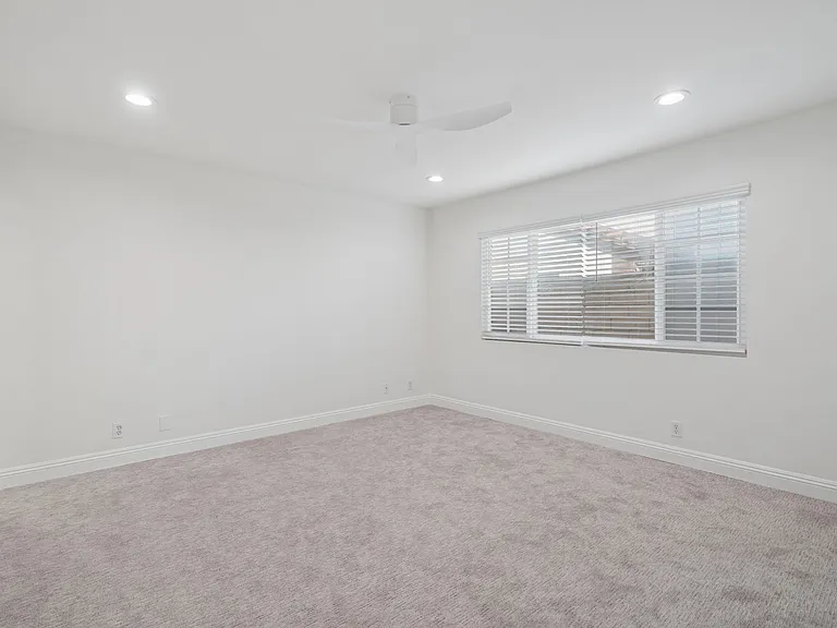 8822 Bellshire Dr — Photo 15