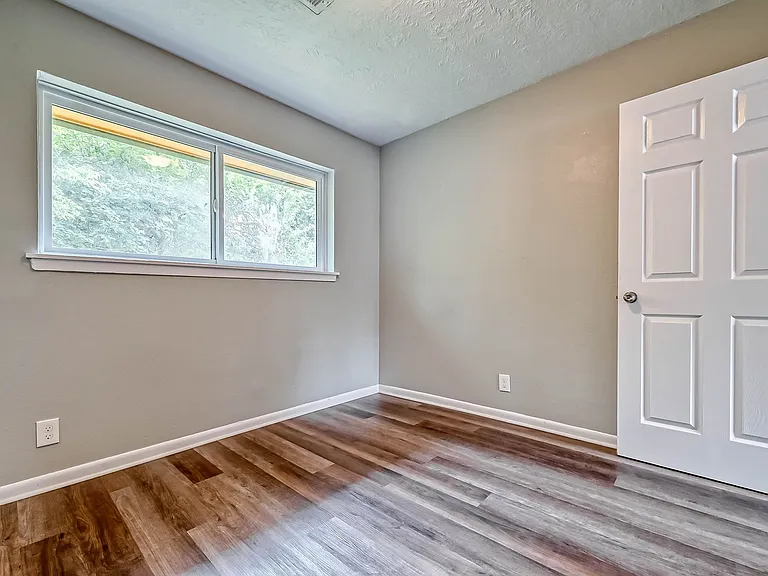 5606 Elm Springs Dr — Photo 16