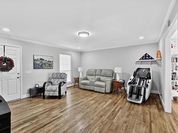 3rd image of 2119 Wren Ave SW