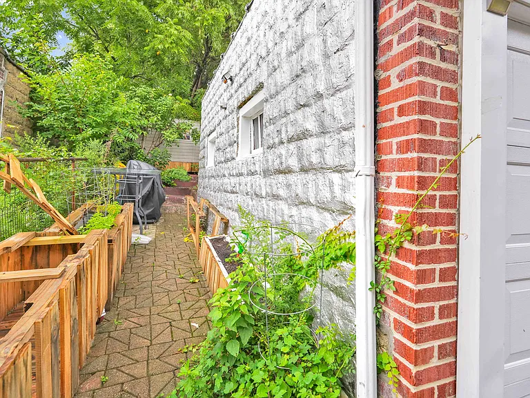 2709 Newtown Ave #1 — Photo 18
