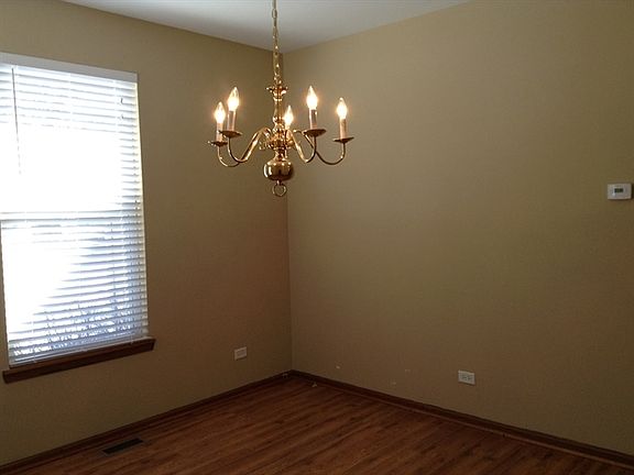 4th image of 487 Oakhurst Ln