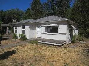 1425 NW Hawthorne Ave photo 1